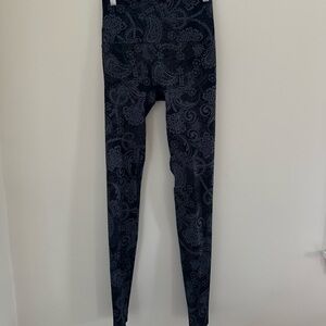 K-DEER High Waisted Paisley Active Leggings